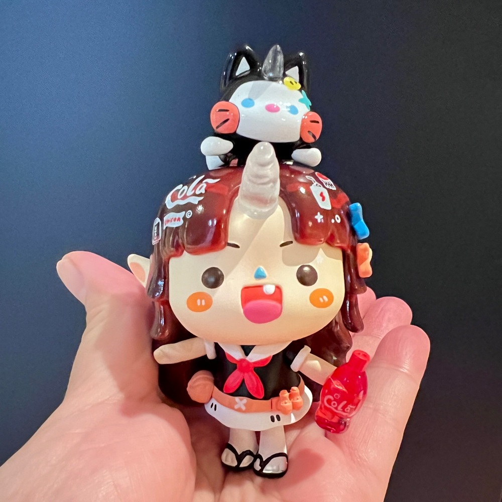 πThe unicorn girl and her cat Figure - Unicorn lass